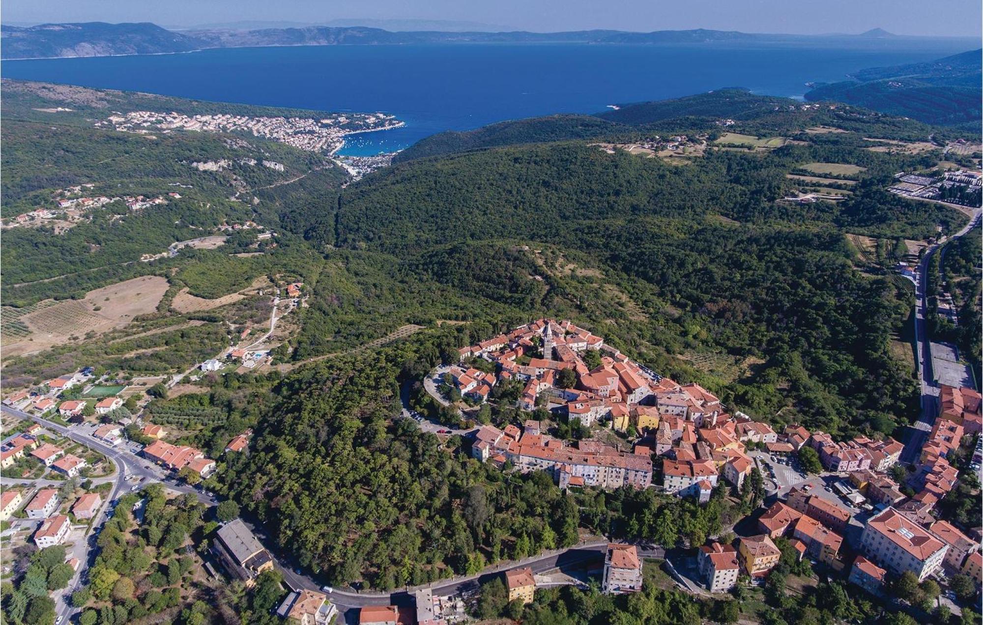 Amazing Apartment In Rabac With Wifi Raša Eksteriør billede